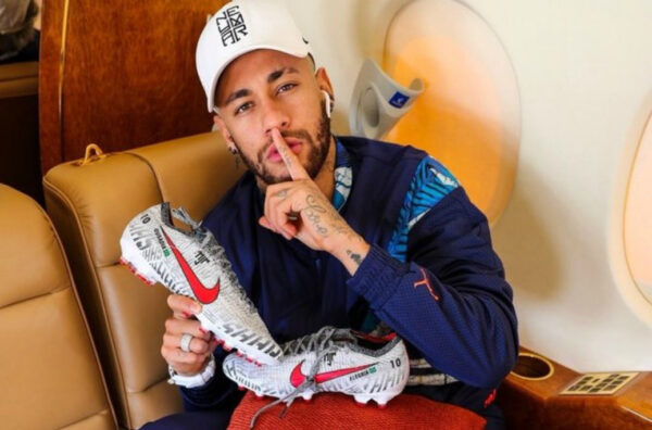 Neymar hits back at Nike