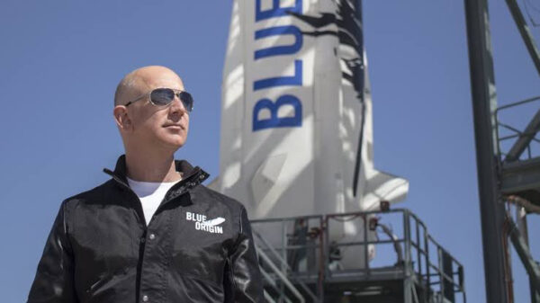 Mystery bidder pays 28m for a seat with Jeff Bezos on space trip