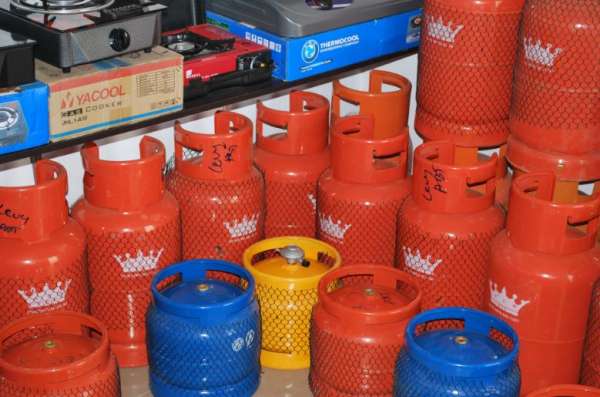  gas cylinders