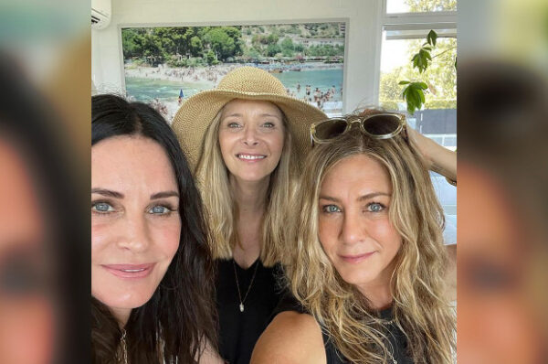 Jennifer Aniston Courteney Cox and Lisa Kudrow spent Fourth of July together