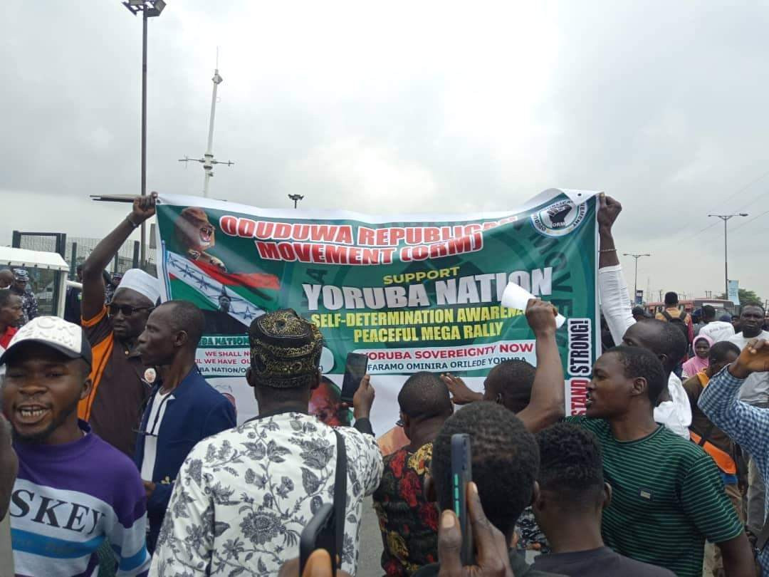 Police arrest Yoruba Nation protesters in Lagos (photos) | Benefit Boys